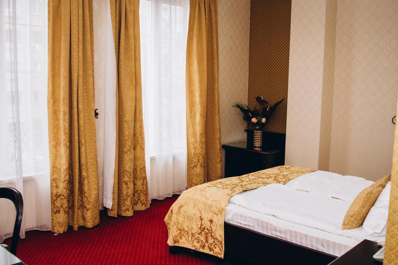Hotel Novera Timişoara Buitenkant foto