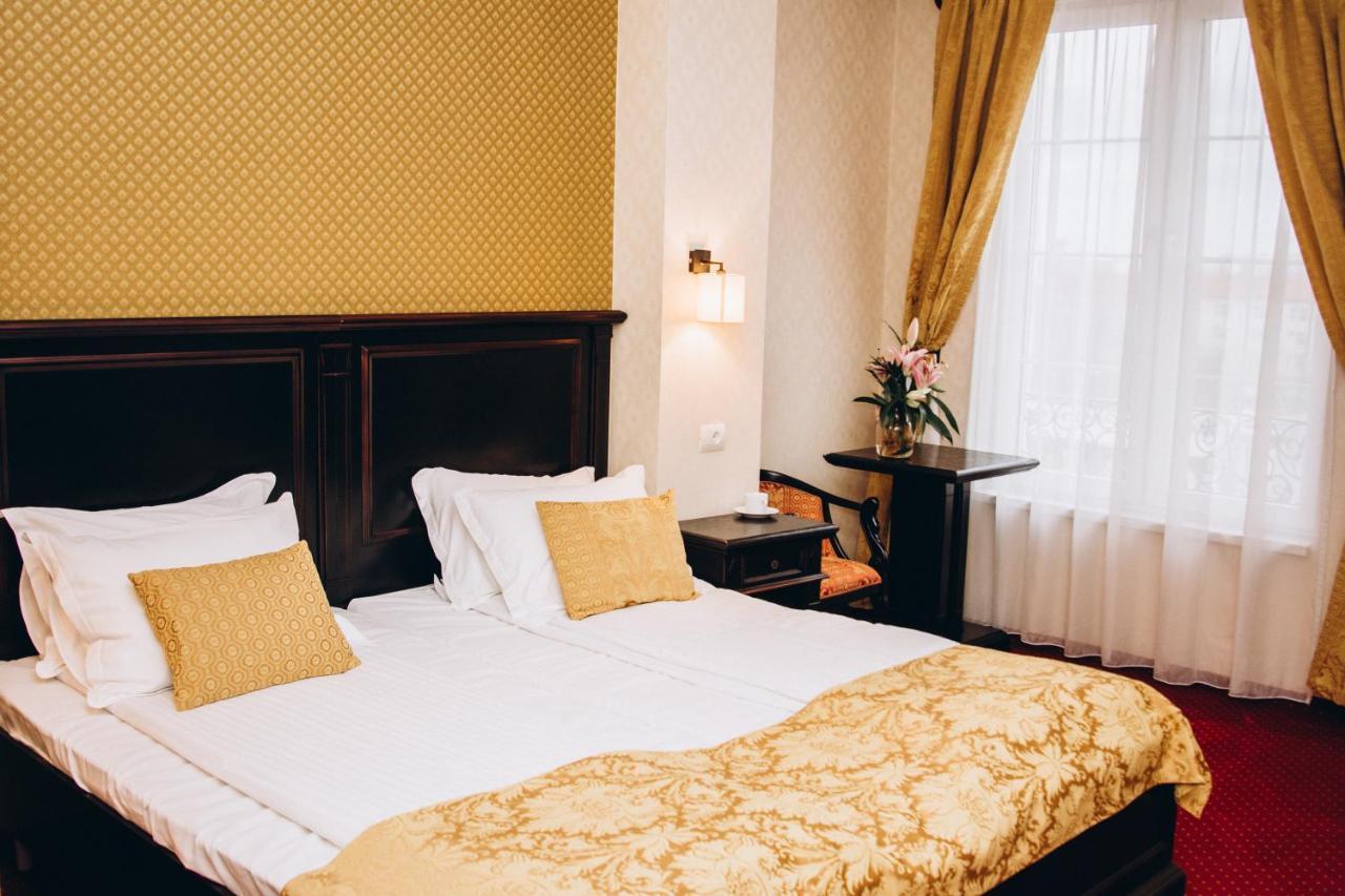 Hotel Novera Timişoara Buitenkant foto