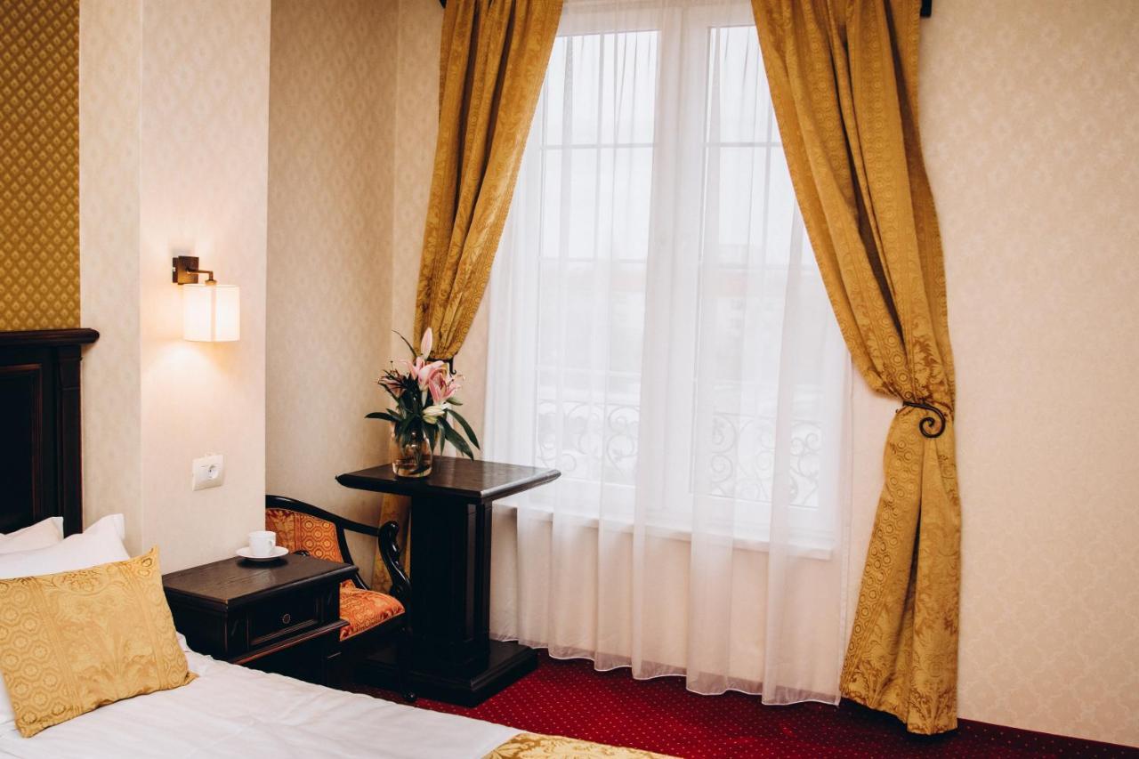 Hotel Novera Timişoara Buitenkant foto