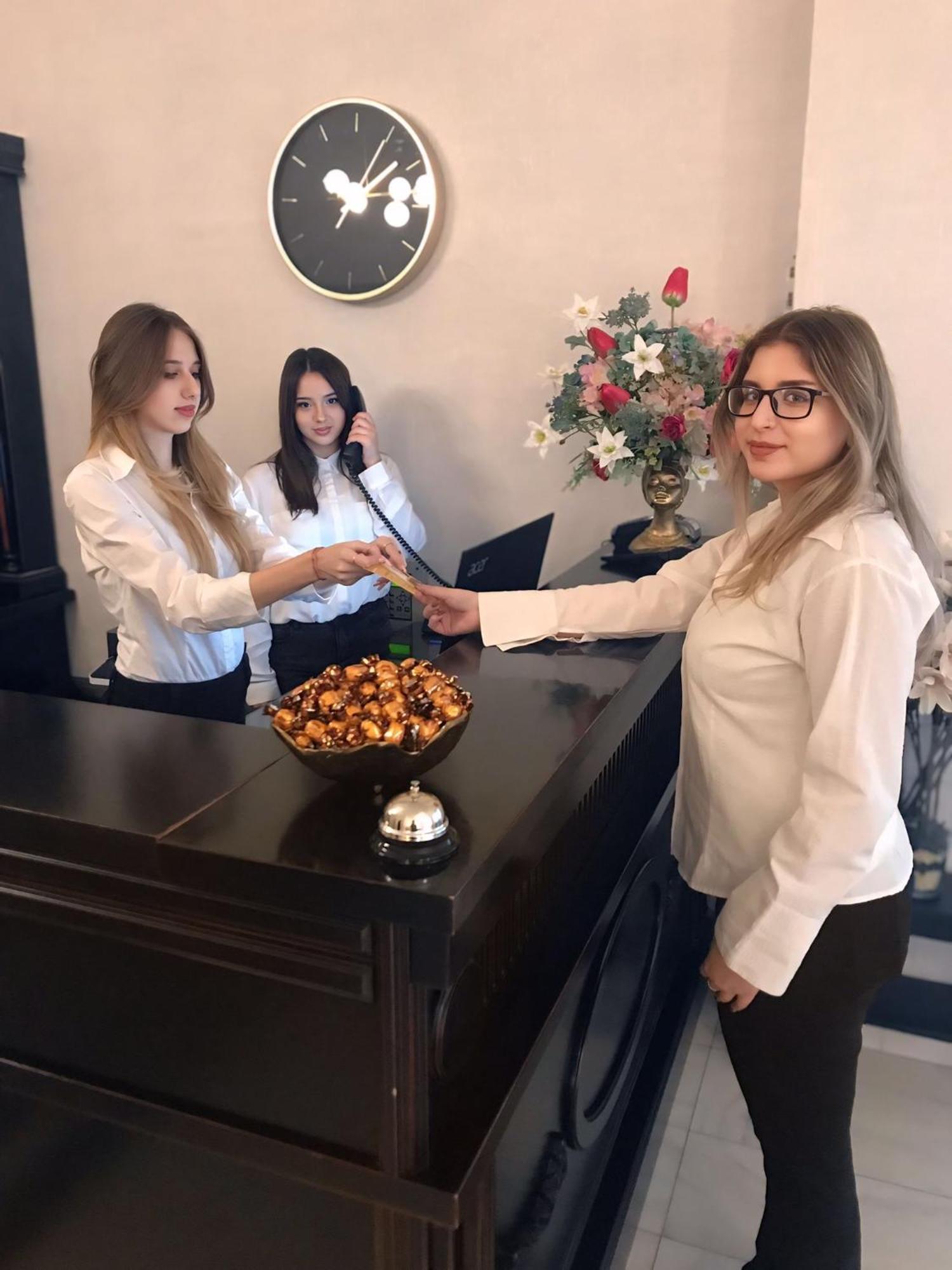 Hotel Novera Timişoara Buitenkant foto