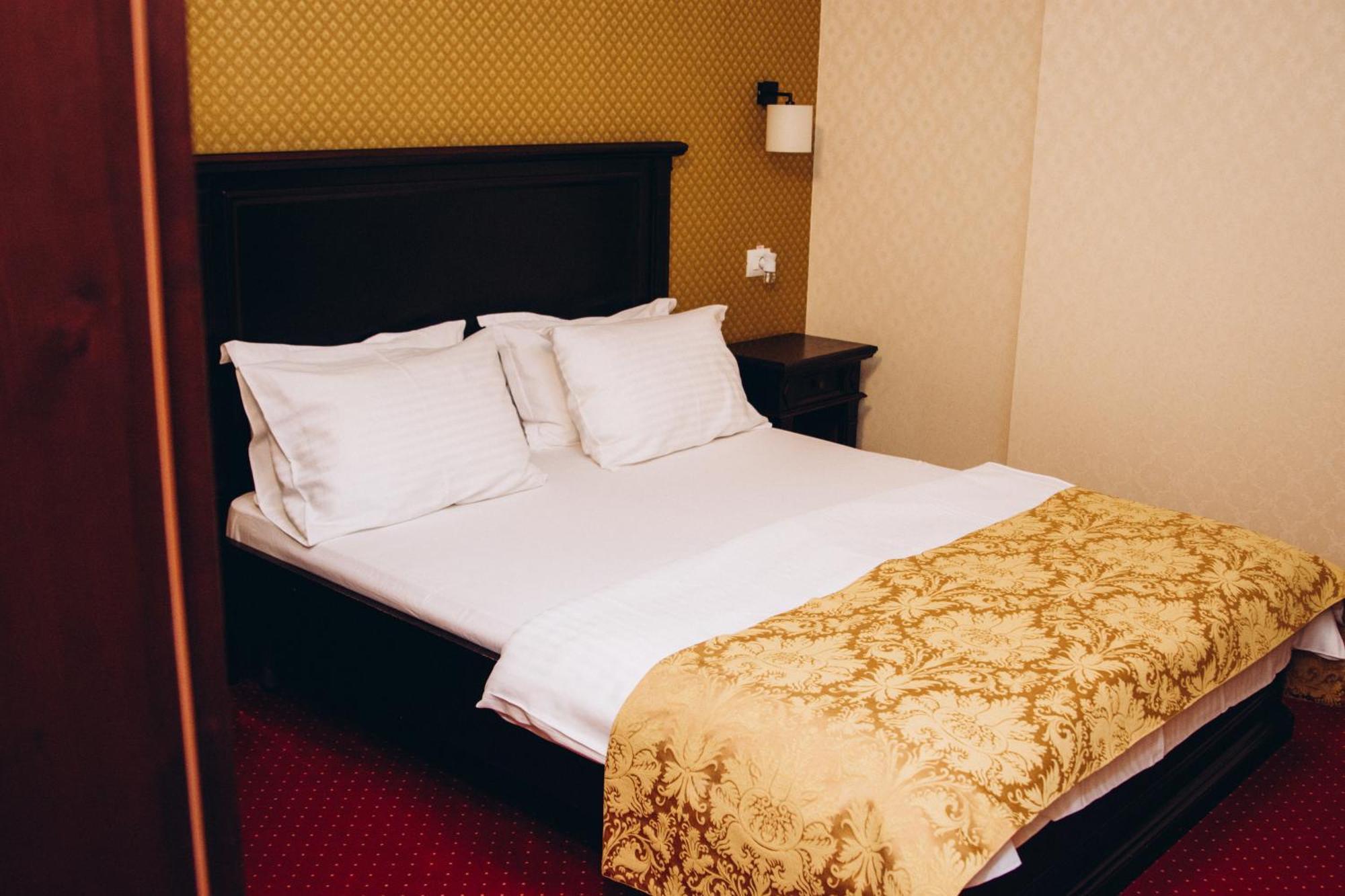 Hotel Novera Timişoara Buitenkant foto