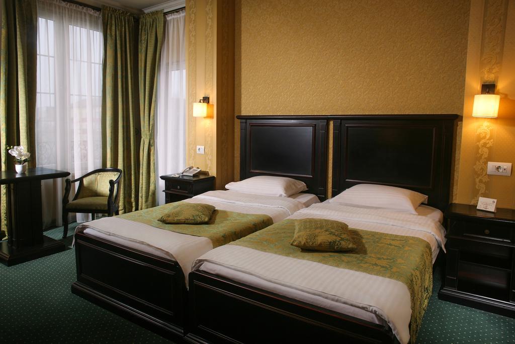 Hotel Novera Timişoara Buitenkant foto