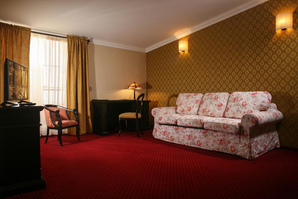 Hotel Novera Timişoara Buitenkant foto