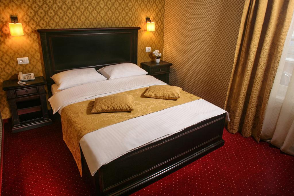 Hotel Novera Timişoara Buitenkant foto