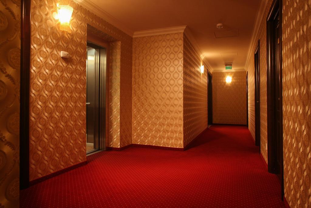 Hotel Novera Timişoara Buitenkant foto