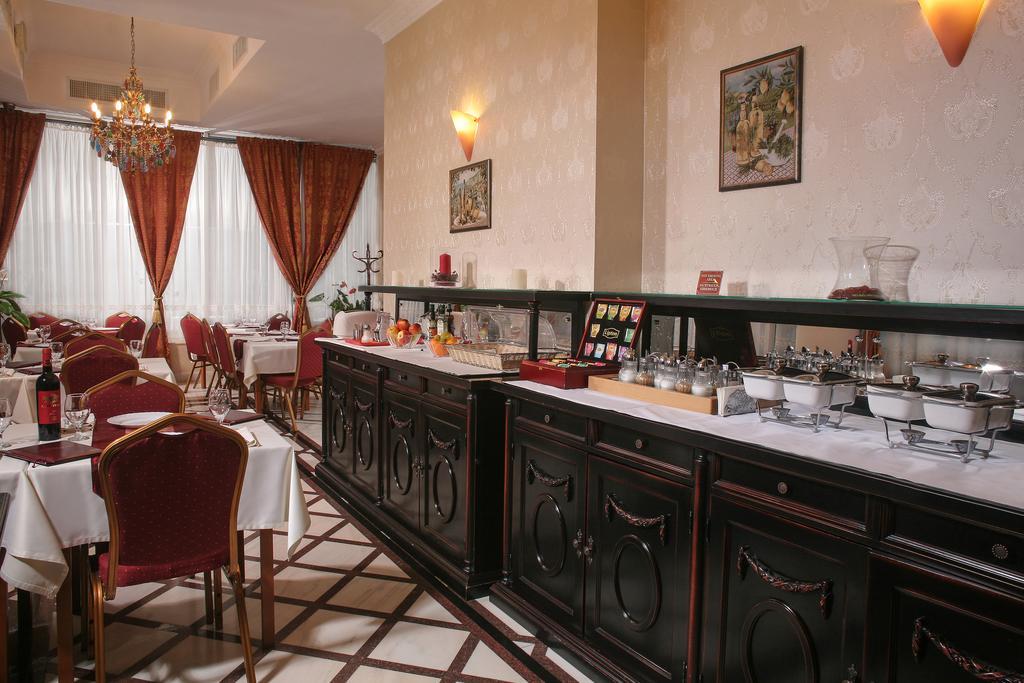 Hotel Novera Timişoara Buitenkant foto