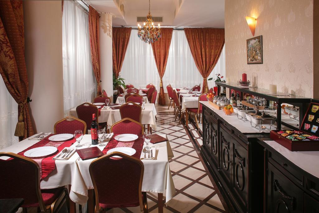 Hotel Novera Timişoara Buitenkant foto