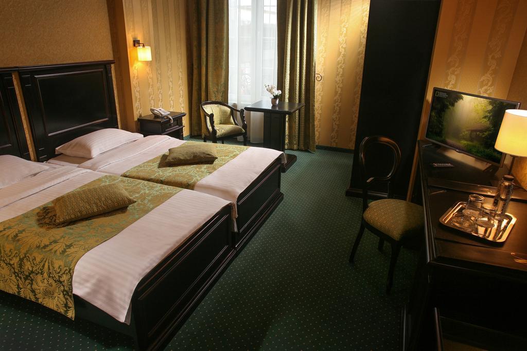 Hotel Novera Timişoara Buitenkant foto